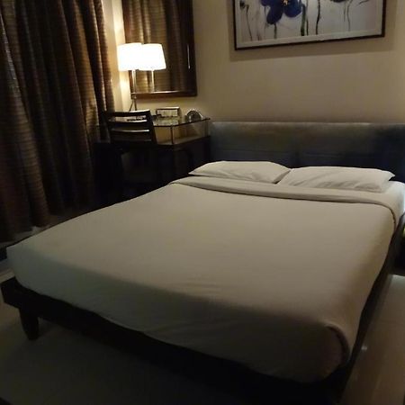 Hotel Sapna Marine Mumbai Exteriör bild