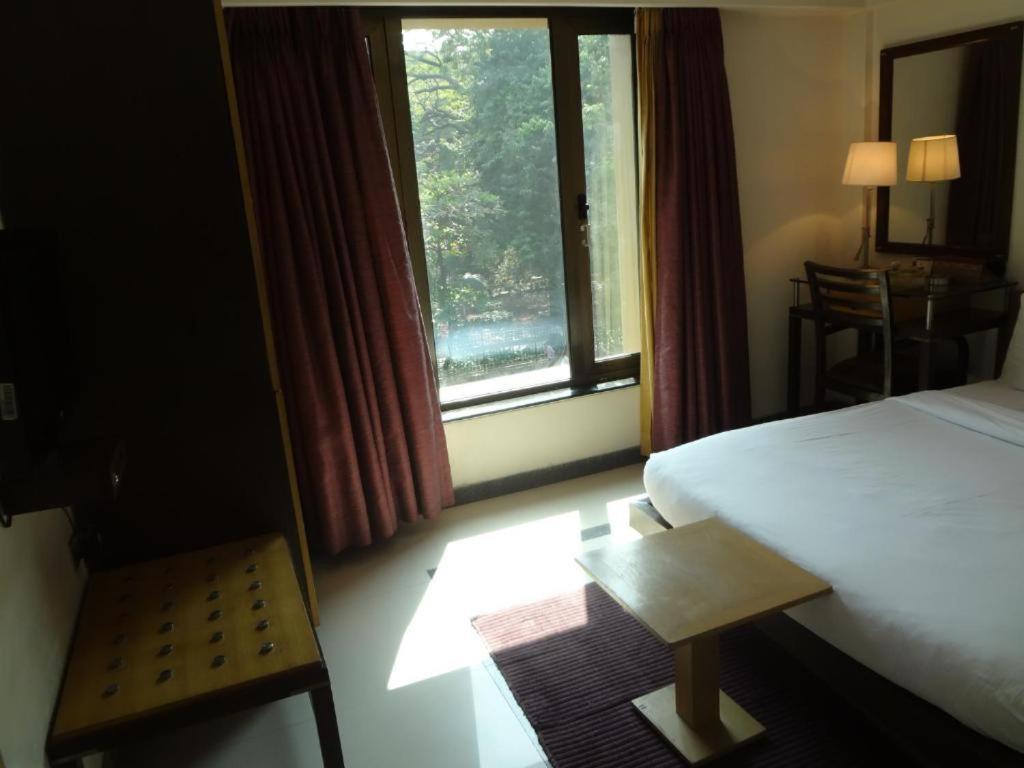 Hotel Sapna Marine Mumbai Exteriör bild