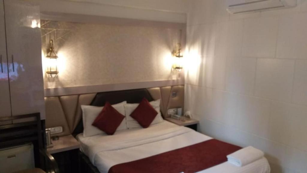 Hotel Sapna Marine Mumbai Exteriör bild